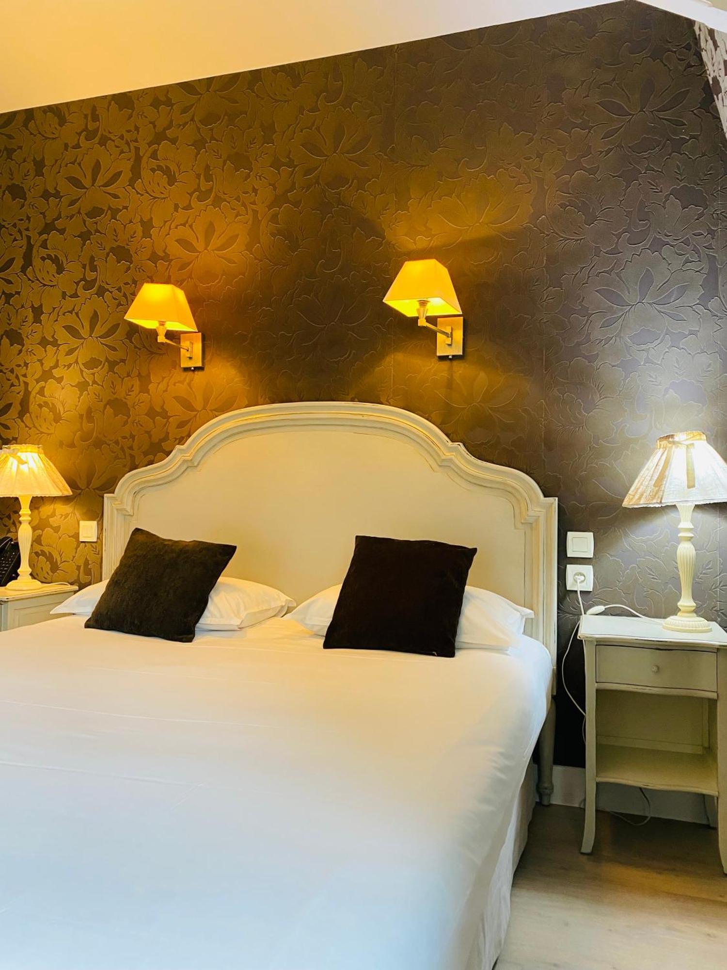 Hotel Restaurants & Spa Perier Du Bignon Laval  Ngoại thất bức ảnh